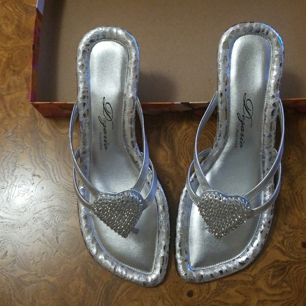 Silver heart sandles